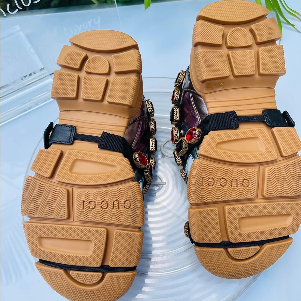 Like new Gucci Flashtreck - Picture 9 of 13